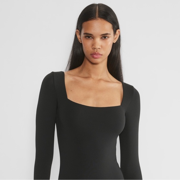 🖤 Babaton bodysuit top square neck Long sleeve ! Use once like new ! 🖤 - Picture 5 of 7